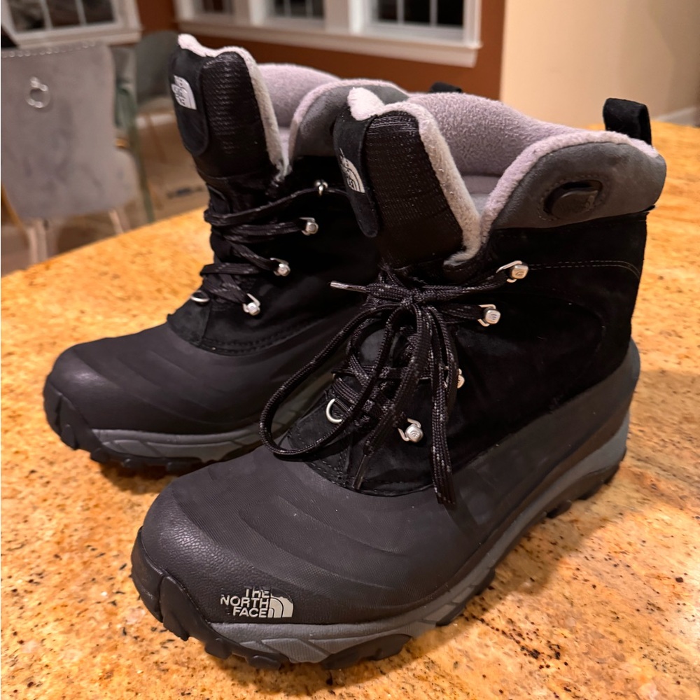 North Face snow boots men size 11
